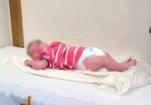 Bebê é encontrado em igreja - restrospectiva (Foto: Reprodução)