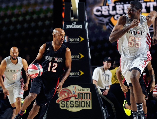 Common, Bruce Bowen e Dikembe Mutombo no All Star Games (Foto: AP) Common, Bruce Bowen e Dikembe Mutombo no All Star Games (Foto: AP)