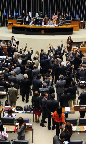 Plenário da Câmara, durante votação de projeto que aprovou novos cargos na Casa (Foto: Gustavo Lima/Ag. Câmara)