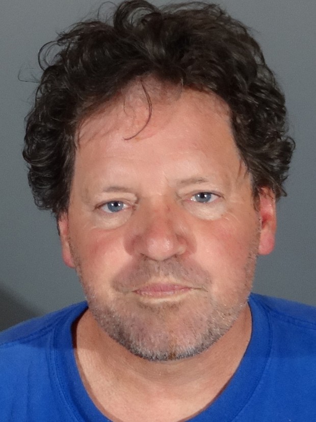 Roger Clinton, de 44 anos, foi detido em Redondo Beach, na Califórnia (Foto: Redondo Beach Police Department/AP)