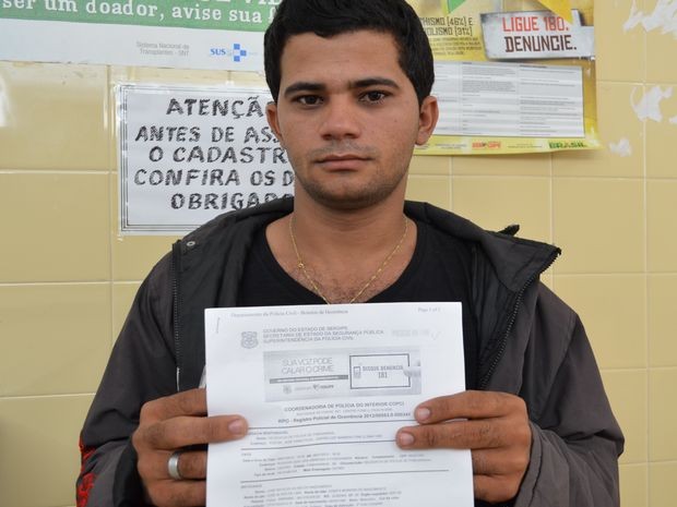 José Nivaldo registrou Boletim de Ocorrência sobre acidente que vitimou o irmão dele, Antônio José (Foto: Marina Fontenele/G1)