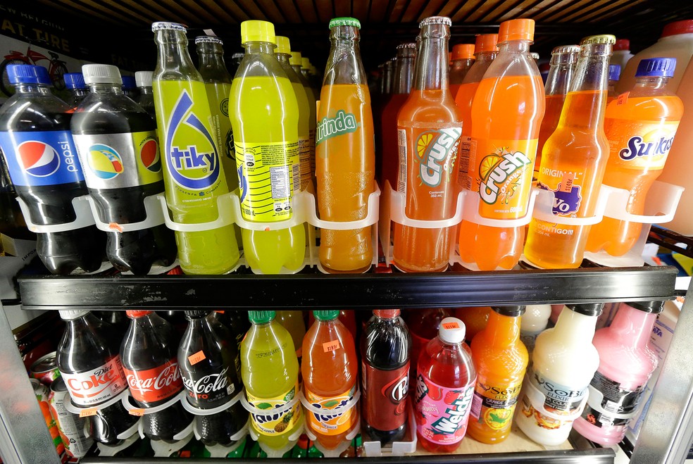 [Ciência e Saúde] Brasil deveria aumentar impostos sobre bebidas açucaradas para combater a obesidade? Bebida-acucarada