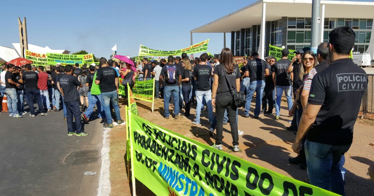 G Em Opera O Padr O Policiais Civis Do Df Fazem Ato Em Frente Ao