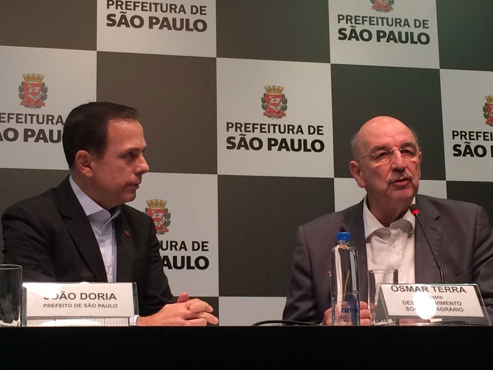 Prefeito João Doria e ministro Osmar Terra fizeram anúncio de investimento no programa Redenção (Foto: Will Soares/G1)
