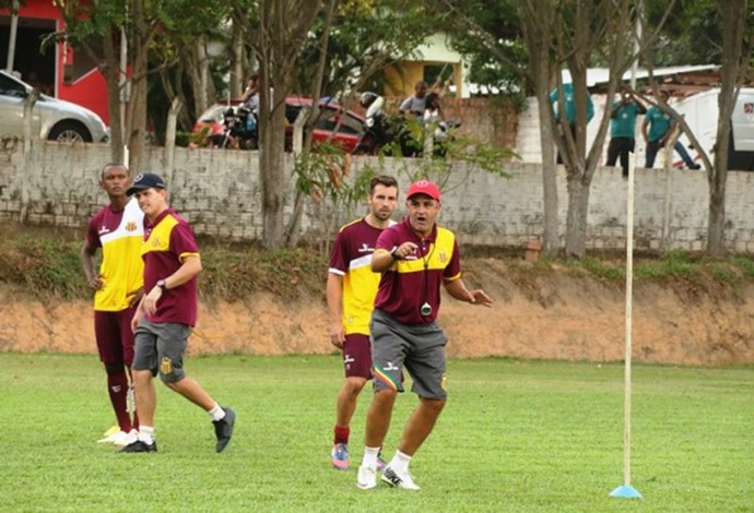 Técnico Marcelo Chamusca tem intensificado treinos do Sampaio (Foto: Sampaio / Divulgação)