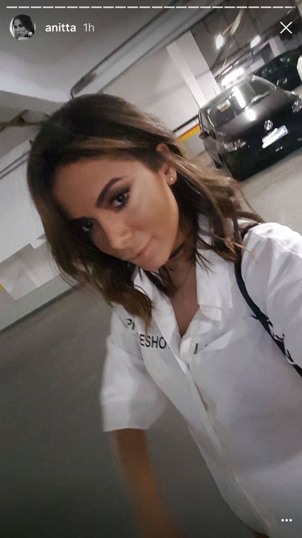 Anita aposta em corte de cabelo bom base reta e pontas desfiadas (Foto: Reprodução do Instagram)