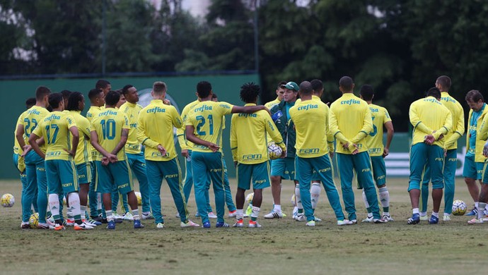 Cuca Elenco Palmeiras (Foto: Cesar Greco/Ag. Palmeiras/Divulgação) Cuca Elenco Palmeiras (Foto: Cesar Greco/Ag. Palmeiras/Divulgação)