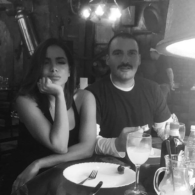 Anitta e John Shahidi (Foto: Reprodução / Instagram)