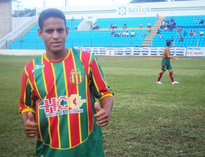 Meia Danilo Cruz estreou com a camisa do Sampaio Corrêa (Foto: Afonso Diniz/Globoesporte.com)