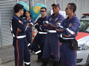 Retenção das macas impediu o Samu de atender ocorrências na Paraíba (Foto: Walter Paparazzo/G1)