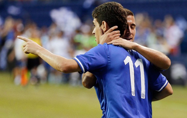 Oscar e Hazard comemoram, Chelsea x Inter de Milão (Foto: AP)