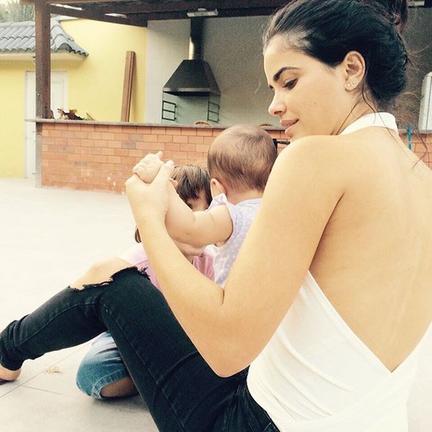 Vanessa Giácomo com a filha Maria (Foto: Reprodução/Instagram)