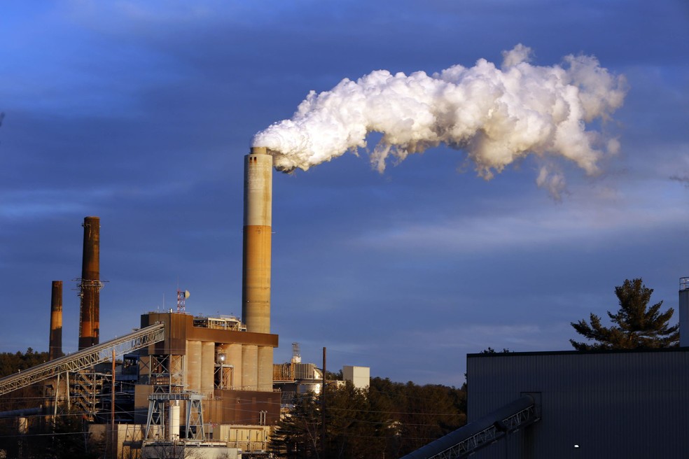 Foto de 2015 mostra indústria de energia de combustível fóssil nos Estados Unidos  (Foto: AP Photo/Jim Cole, File)