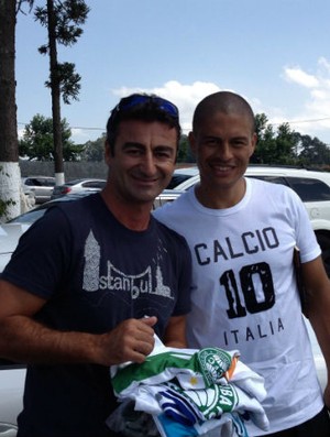Turco Mehmet Dilmac com Alex, no CT do Coritiba (Foto: Arquivo pessoal)