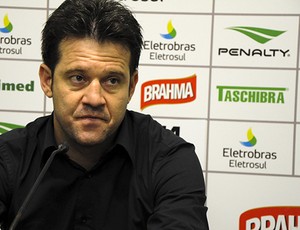Técnico do Figueirense, Argel Fucks (Foto: Savio Hermano / Globoesporte.com)