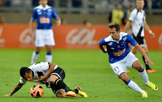 Everton Ribeiro cruzeiro yotun vasco brasileirão (Foto: Washington Alves / Vipcomm)