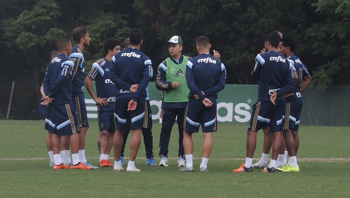 Com formação técnica, Palmeiras espera mais regularidade no ataque