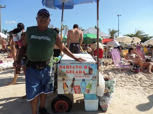 Bahiano comercializa até 1000 cervejas por dia e aceita vender a prazo (Foto: Géssica Valentini/G1)
