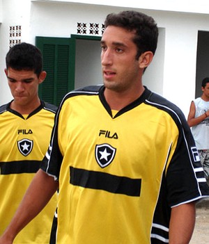 Vinícius Colombiano (à direita) é o novo reforço do Rio Branco-ES para a Série B do Capixabão (Foto: Gustavo Rotstein/GloboEsporte.com )