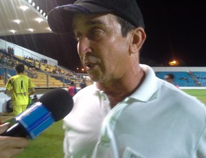 Treinador do Americano-MA, Joãozinho Neri (Foto: João Ricardo/Globoesporte.com)