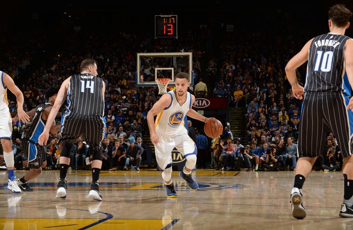 Stephen Curry Warriors x Magic NBA (Foto: Getty)