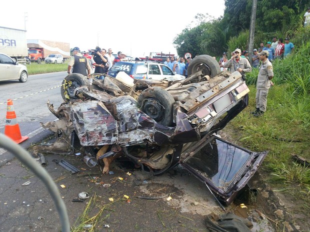 Trânsito está lento no sentido Recife-Cabo de Santo Agostinho (Foto: José Edvilson/TV Globo)