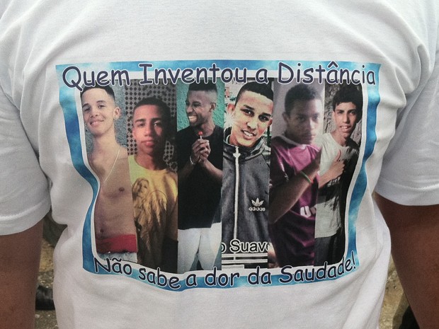 Camisa usada por amigos que não quiseram se identificar (Foto: Renata Soares/G1)