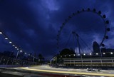 Hamilton dá o troco em Alonso e é o mais veloz do dia. Williams decepciona