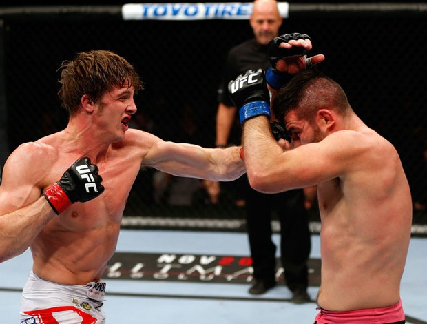 ufc154 John Maguire Matthew Riddle (Foto: Agência Reuters)