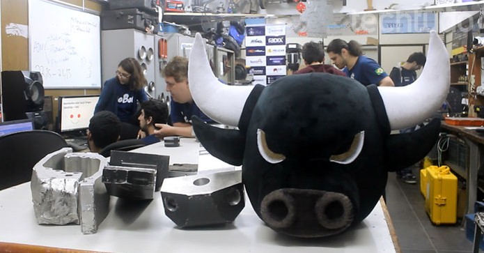 RioBotz hoje trabalha como uma empresa, com alunos de diversos cursos (Foto: Isabela Giantomaso/TechTudo) RioBotz hoje trabalha como uma empresa, com alunos de diversos cursos (Foto: Isabela Giantomaso/TechTudo)