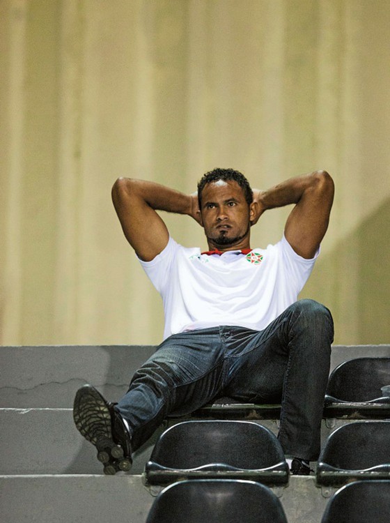 Bruno assiste a vitória do Boa no estádio do Melão.Entre os torcedores,não se vê resistência ao nome dele (Foto: Rogério Cassimiro/ÉPOCA)