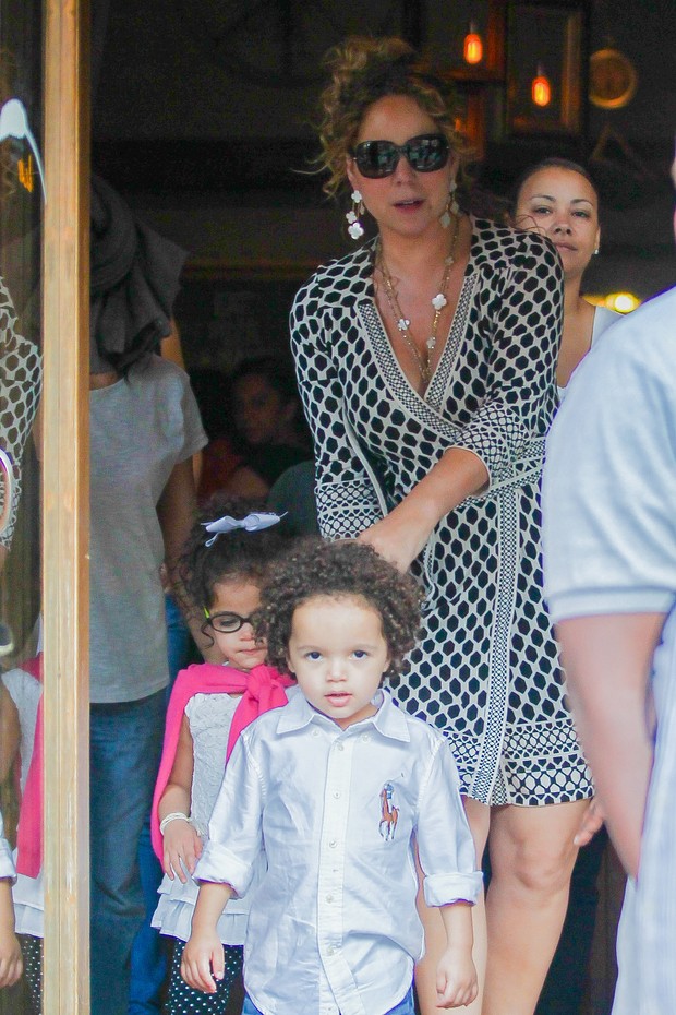 Mariah Carey com os filhos, Moroccan e Monroe  (Foto: AKM-GSI / AKM-GSI )