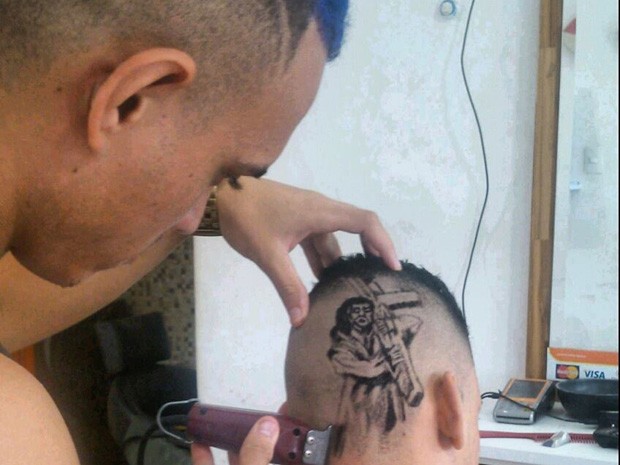 Nariko desenha Cristo no cabelo (Foto: Divulgação/Nariko Hair Style) Nariko desenha Cristo no cabelo (Foto: Divulgação/Nariko Hair Style)