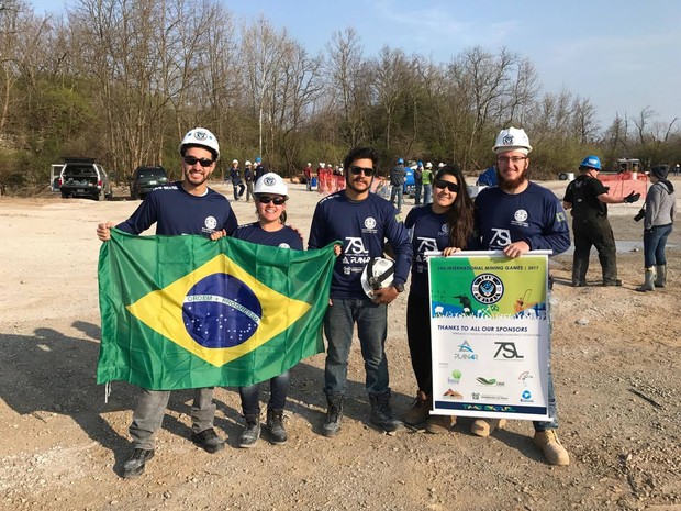 Estudantes da Unifenas de Poços de Caldas conseguiram o 6º lugar no Mining Games, nos EUA (Foto: Time Mining Games da Unifal-MG) Estudantes da Unifenas de Poços de Caldas conseguiram o 6º lugar no Mining Games, nos EUA (Foto: Time Mining Games da Unifal-MG)