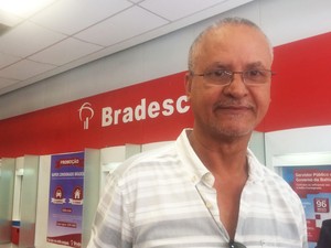 Cliente Fernando Rezende não pode acessar conta no Bradesco (Foto: Juliana Almirante/ G1 Bahia)