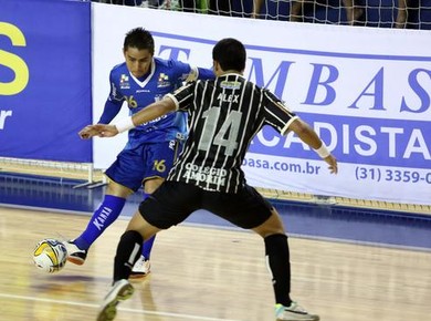 Corinthians leva empate do Minas no fim e não consegue encostar no líder