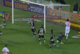 Elias, Willian e Ganso disputam gol mais perdido do Brasileirão 2013 Elias, Willian e Ganso disputam gol mais perdido do Brasileirão 2013