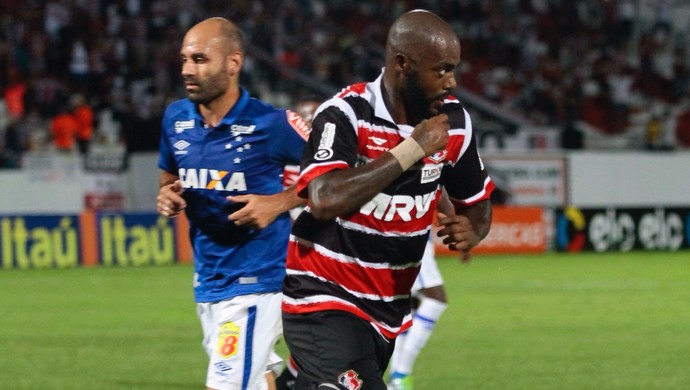 Grafite gol Santa Cruz x Cruzeiro (Foto: JEAN NUNES - AGÊNCIA ESTADO) Grafite gol Santa Cruz x Cruzeiro (Foto: JEAN NUNES - AGÊNCIA ESTADO)