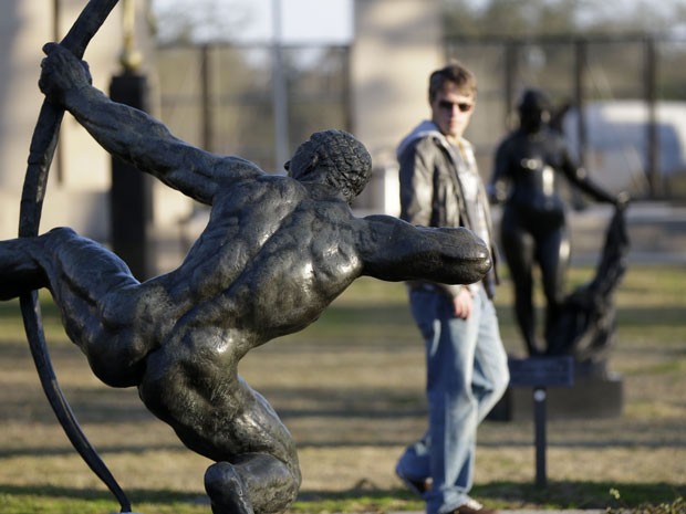 Jardim de esculturas no City Park, em Nova Orleans (Foto: Gerald Herbert/AP Photo)