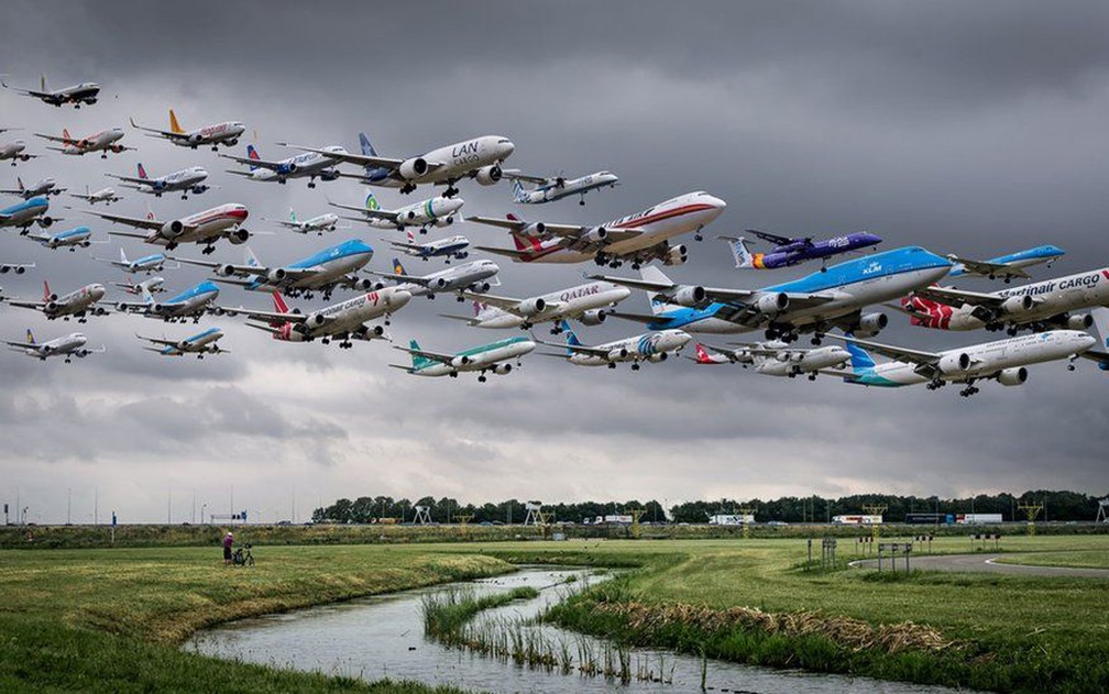 Depois de tirar as fotos, foi a vez de editar e iniciar as composições (Foto: Mike Kelley)