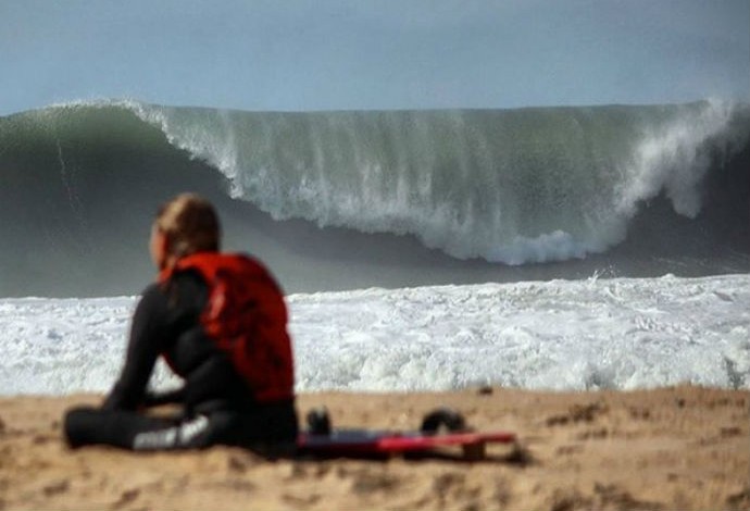 Maya Gabeira swell Nazaré surfe (Foto: Reprodução/Instagram)