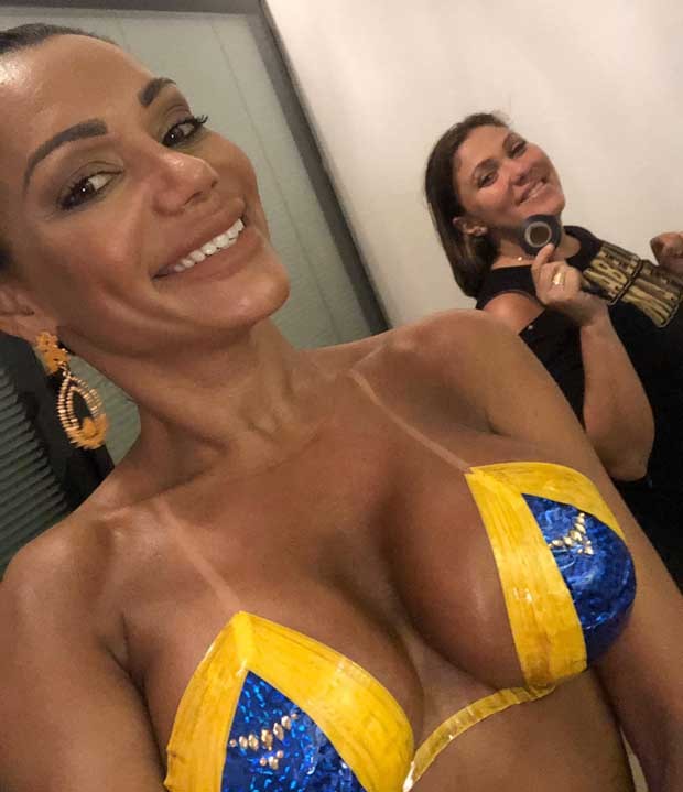 Ana Paula Evangelista atualiza marquinha com biquíni de fita (Foto: Divulgação) Ana Paula Evangelista atualiza marquinha com biquíni de fita (Foto: Divulgação)