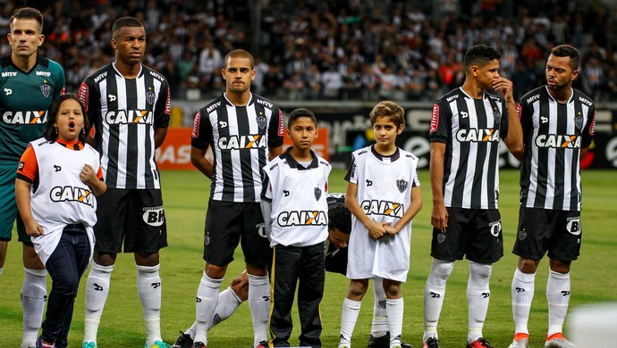 Jogadores do América-MG em campo para partida contra o Corinthians (Foto: Bruno Cantini/Atlético-MG) Jogadores do América-MG em campo para partida contra o Corinthians (Foto: Bruno Cantini/Atlético-MG)