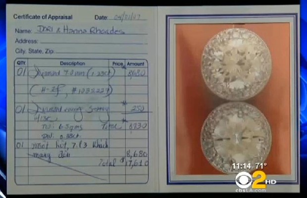 Os brincos de diamante Dori Rhoades estavam dentro da jaqueta jeans (Foto: Reprodução Internet/CBS LOS ANGELES) Os brincos de diamante Dori Rhoades estavam dentro da jaqueta jeans (Foto: Reprodução Internet/CBS LOS ANGELES)