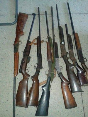 Armas estavam armazenadas em oficina na cidade de João Câmara. (Foto: Divulgação/Polícia Civil do RN)