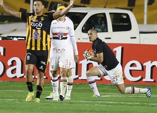 Maicon Strongest x São Paulo (Foto: Rubens Chiri / saopaulofc.net)