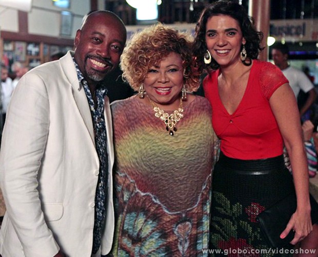 Alcione com Nando Cunha e Solange Badim (Foto: Vídeo Show/ TV Globo)