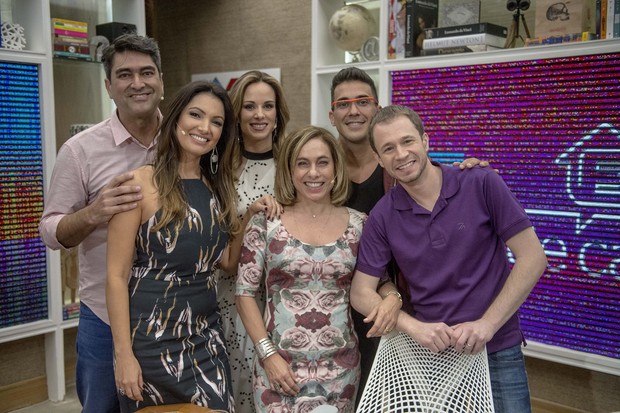André Marques com a turma de apresentadores do programa É de Casa (Foto: Globo/Renato Rocha Miranda)