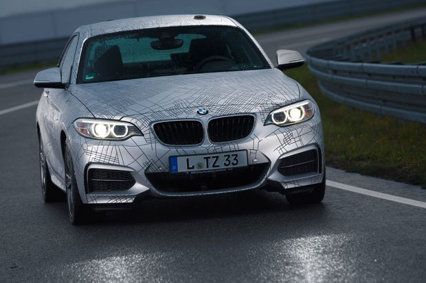 O protótipo da BMW, feito a partir da série 2 Coupé e do Série 6 Gran Coupé, é um veículo autônomo, que faz até 'drift'. (Foto: Divulgação/BMW)