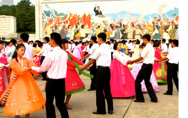 Dança norte-coreana (Foto: Reprodução SporTV)
